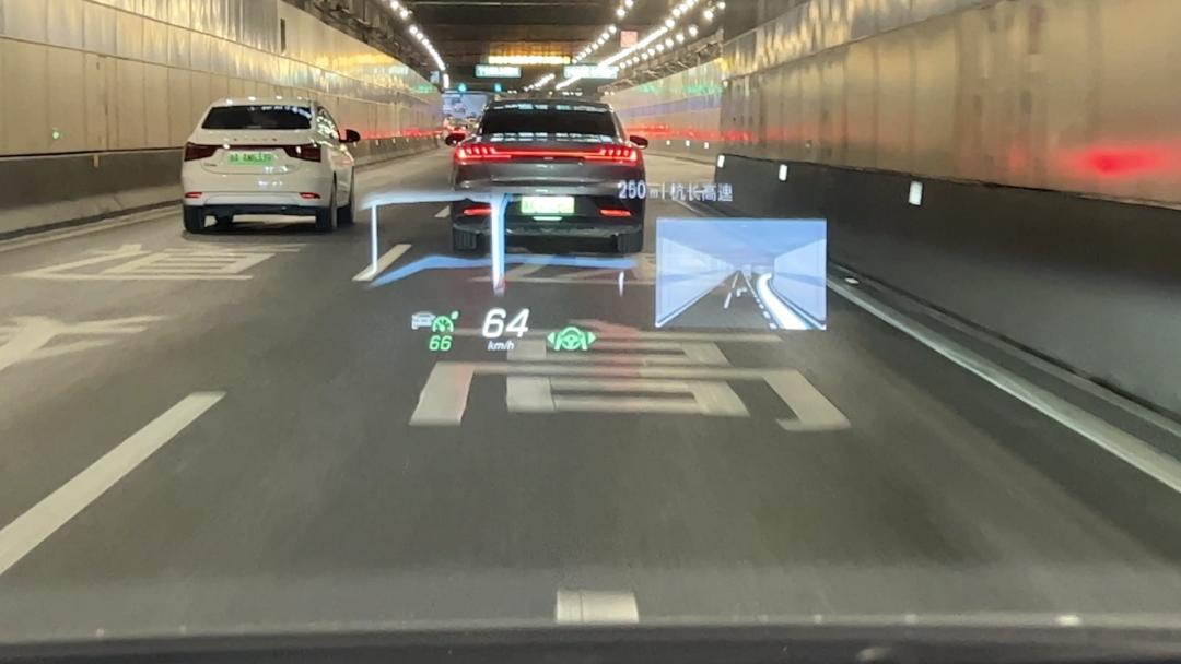 现在的车连“灯”都这么卷了吗?