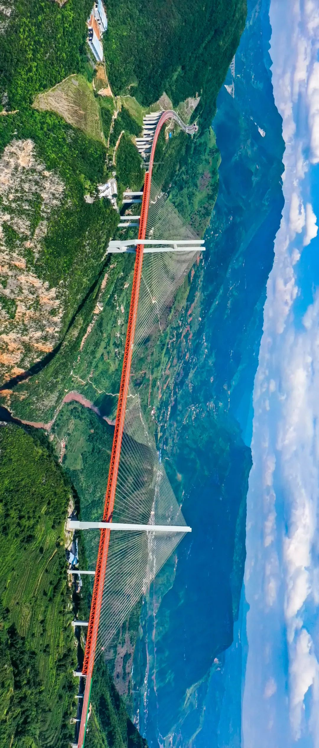 如何看懂中国第一山地省的多彩文化史诗？