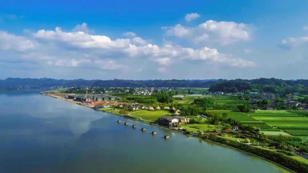 闈掔鏃呮父,鐪夊北闈掔