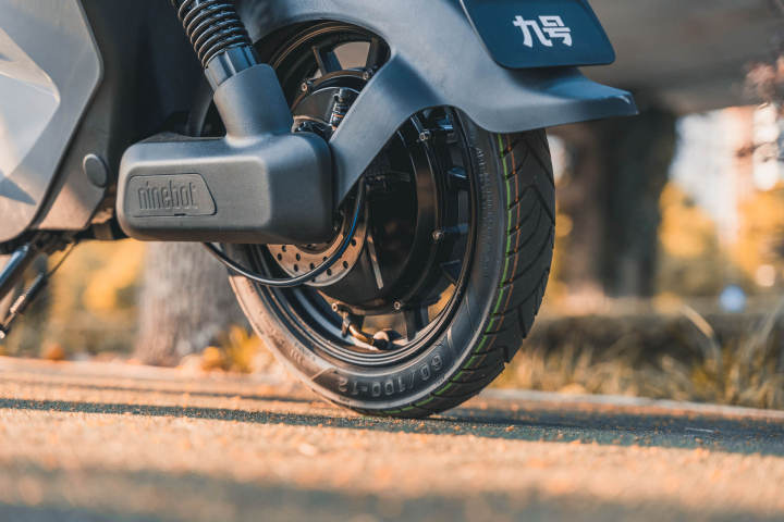 九号电动机械师mmax90支持多大快充,九号电动车机械师mmax90测评