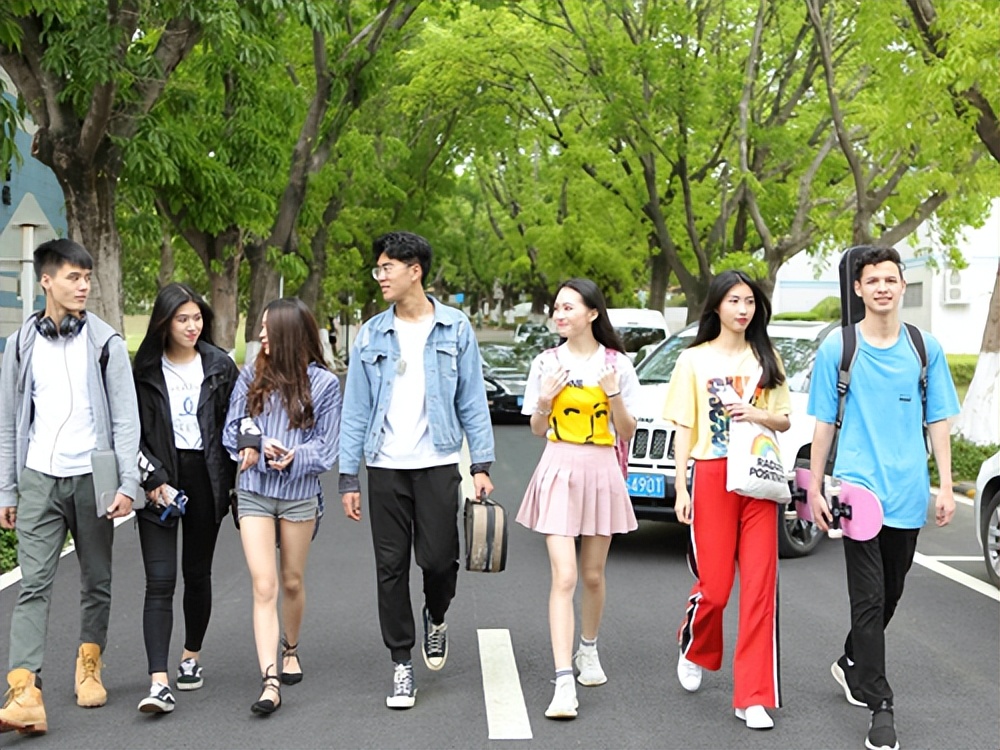 深圳职业技术学院招中专的吗,深圳职业技术学院简介介绍