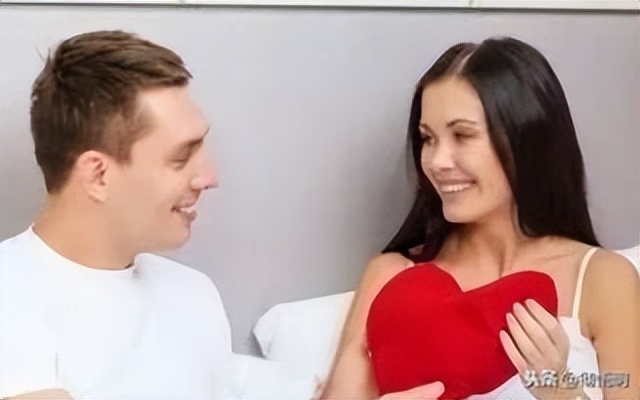 为什么情侣酒店天花板有镜子,为什么情侣酒店的浴室是玻璃的