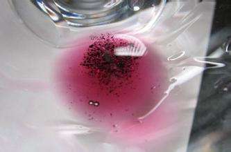 葡萄酒里有沉淀究竟是什么原因,葡萄酒里的沉淀物有两种你知道吗