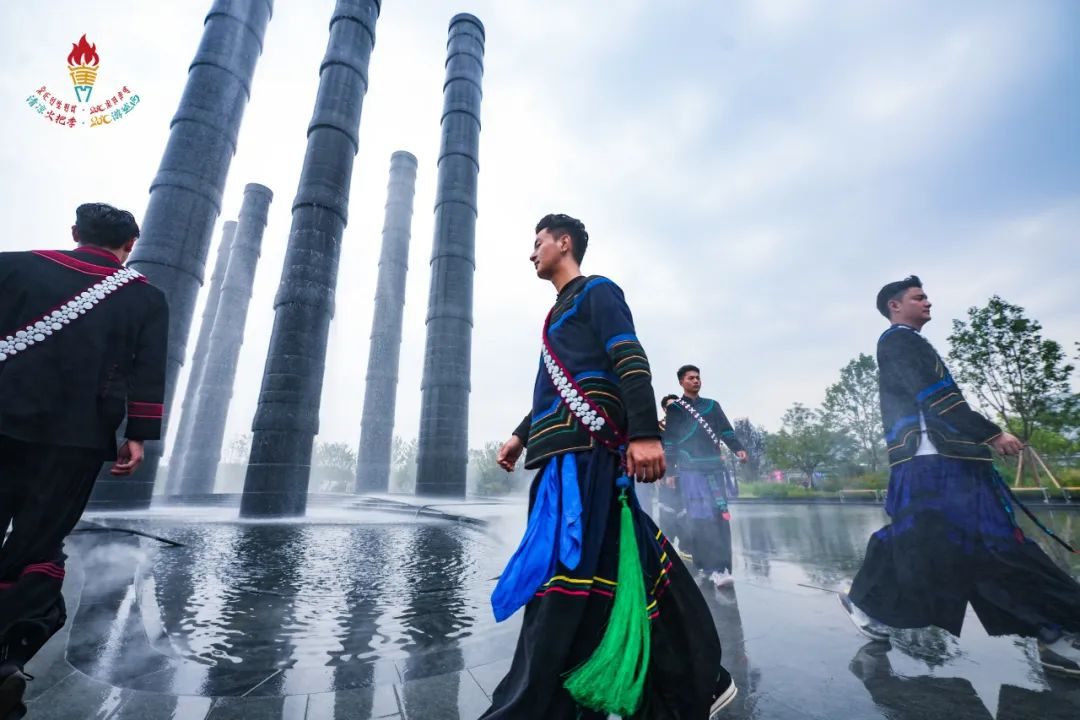 浜浉鎴愰兘杞﹀睍,浜浉鎴愰兘