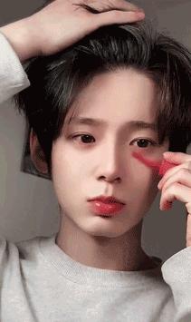 适合春天的口红色号,显白又低调的滋润口红推荐