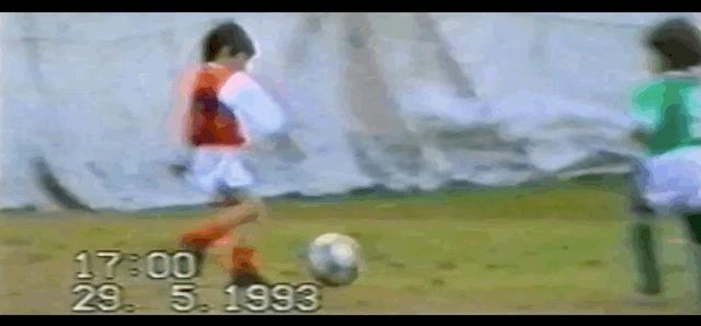 梅西从小矮子到巨人,从侏儒到世界球王催泪纪录片