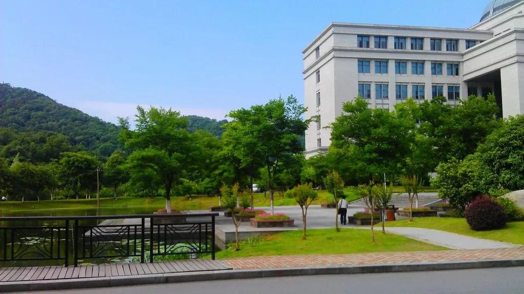 “城市、专业实力、分数性价比、就业质量”都很好的两所大学推荐