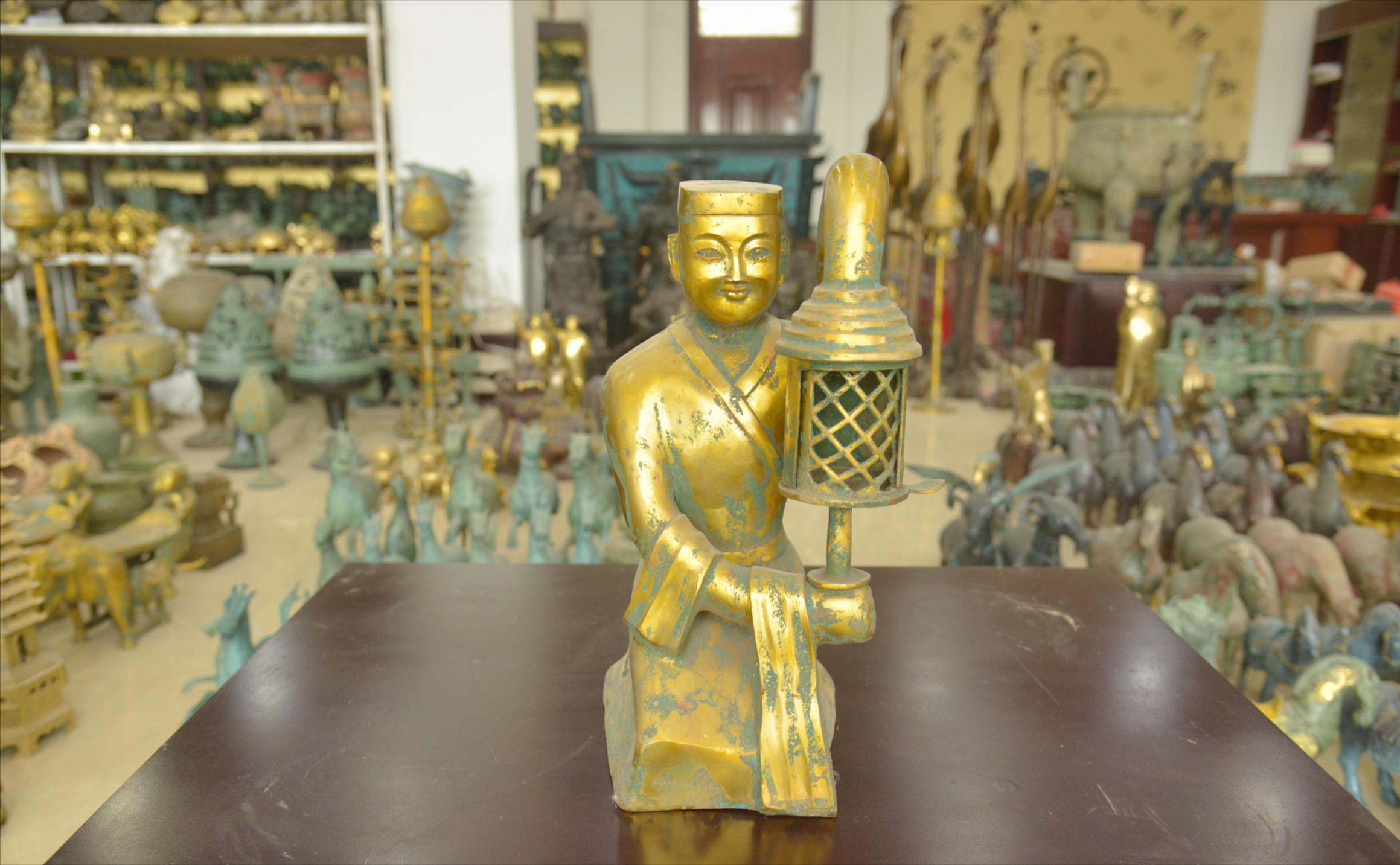 “造假教父”方兴庆：带领全村靠造假脱贫，警察找上门也没办法