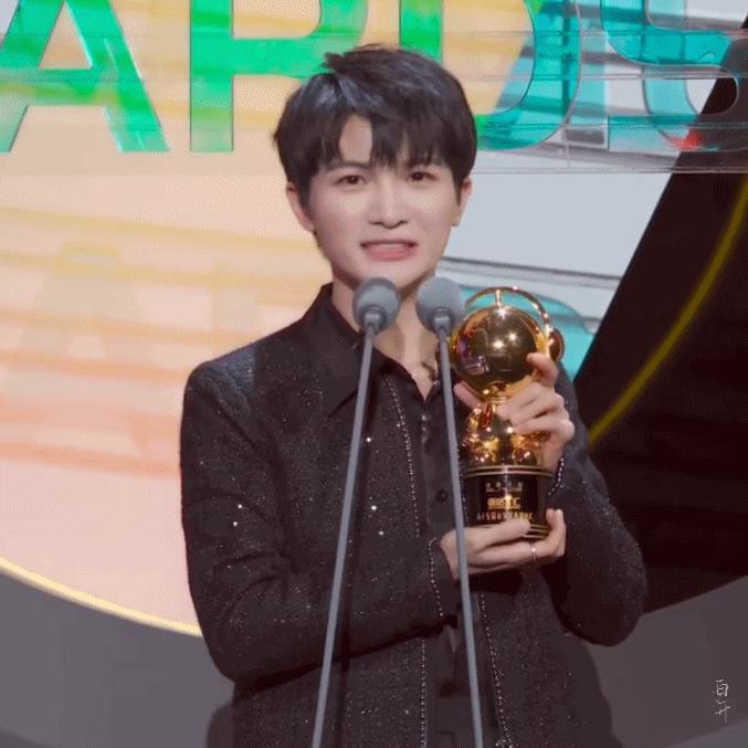 周深卡布叻在哪唱歌,周深咪咕音乐会