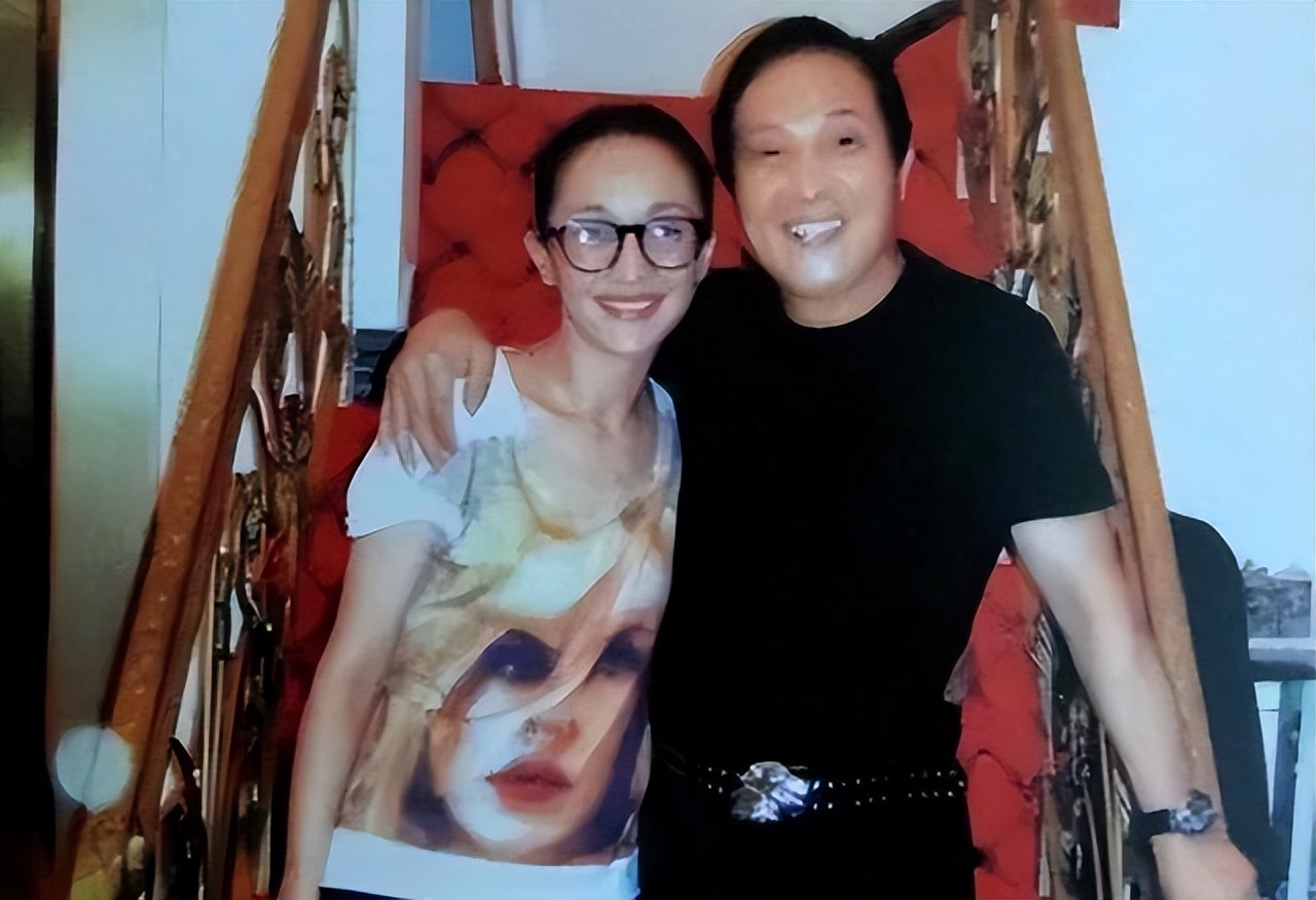 大师王林给女星们“开光”的！一丝不挂用酒画符，场面炸裂！