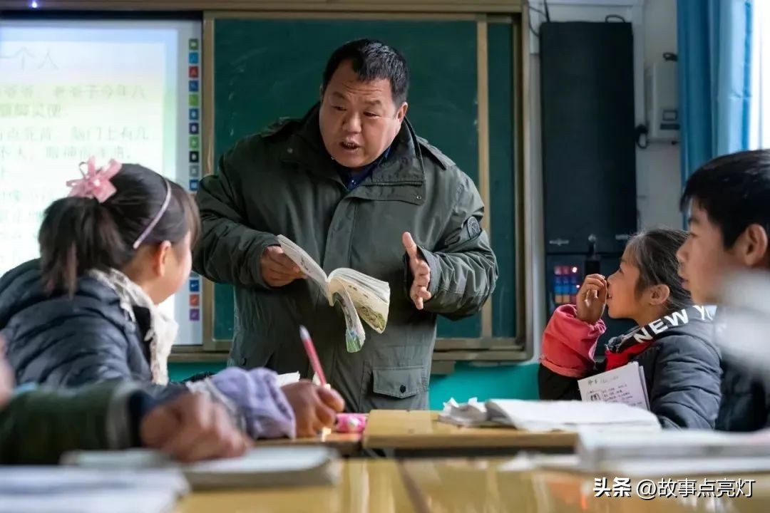 一个胖子教小孩视频,一个胖子辅导女孩