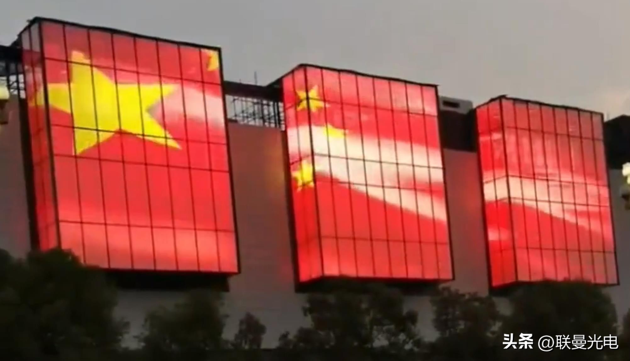 led贴膜屏间距,led贴膜屏亮度