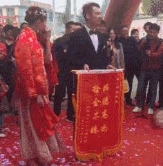 女生眼中男生头发湿了,女生眼中男的投篮