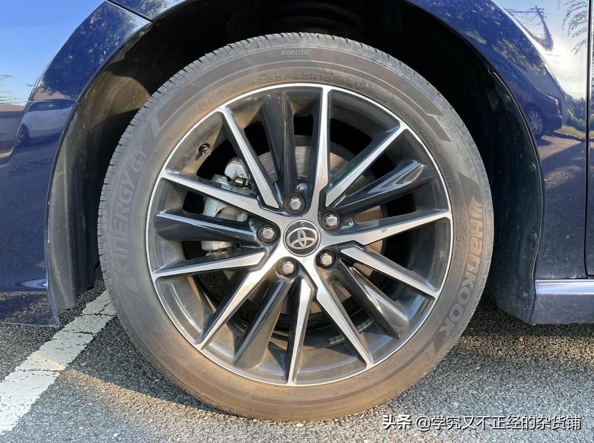 2021款凯美瑞2.5g豪华版试驾视频,凯美瑞跑了6万公里值得购买嘛