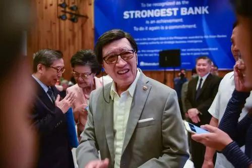 福建穷小伙到菲律宾开800家银行，遗产只留中国妻子，究竟为何？