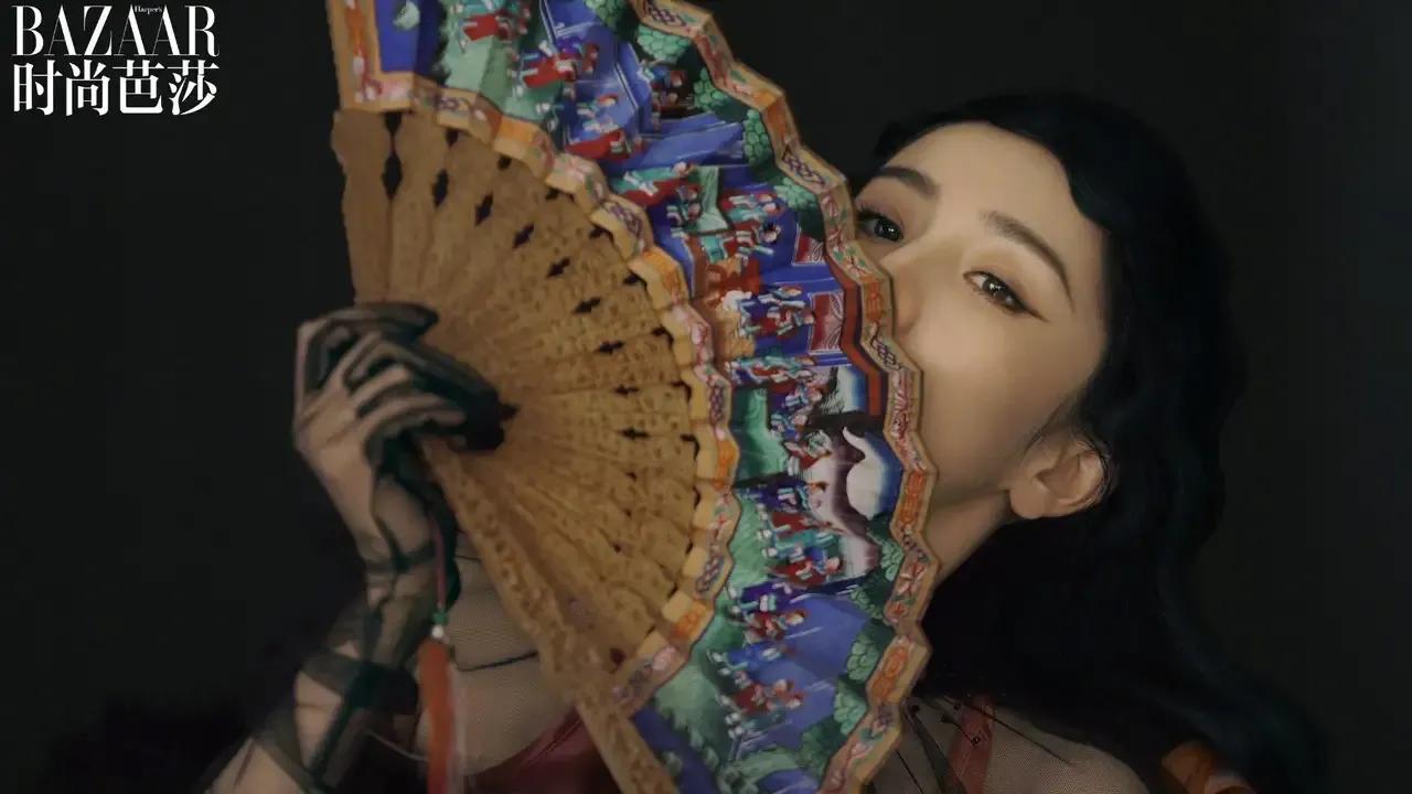 杨幂性感女神内衣秀惊艳照片，离婚后大幂幂放飞自我了！