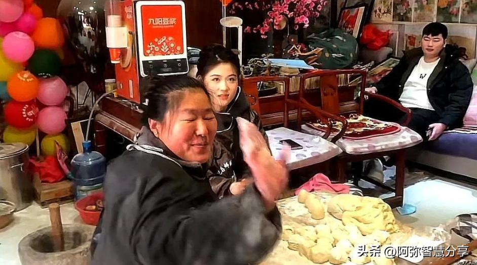 母亲节，陈萌买表送婆婆，得知价格，才知她为什么能赢陈亚男！