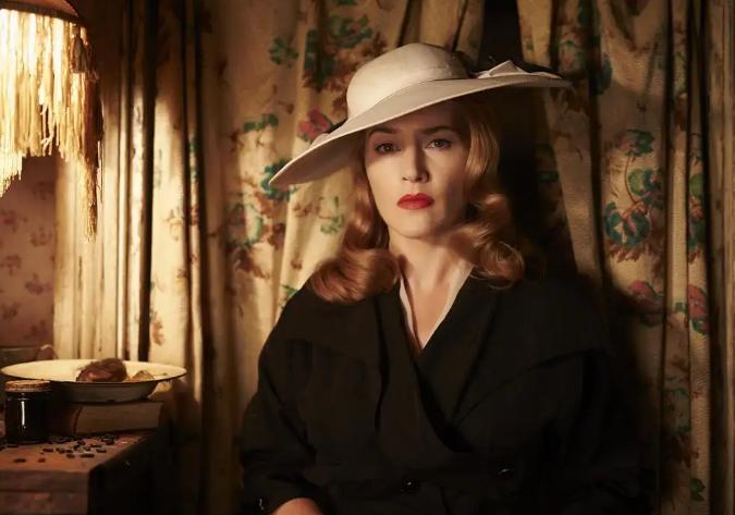 巴黎世家黑袜为什么突然火了,巴黎世家单筒袜