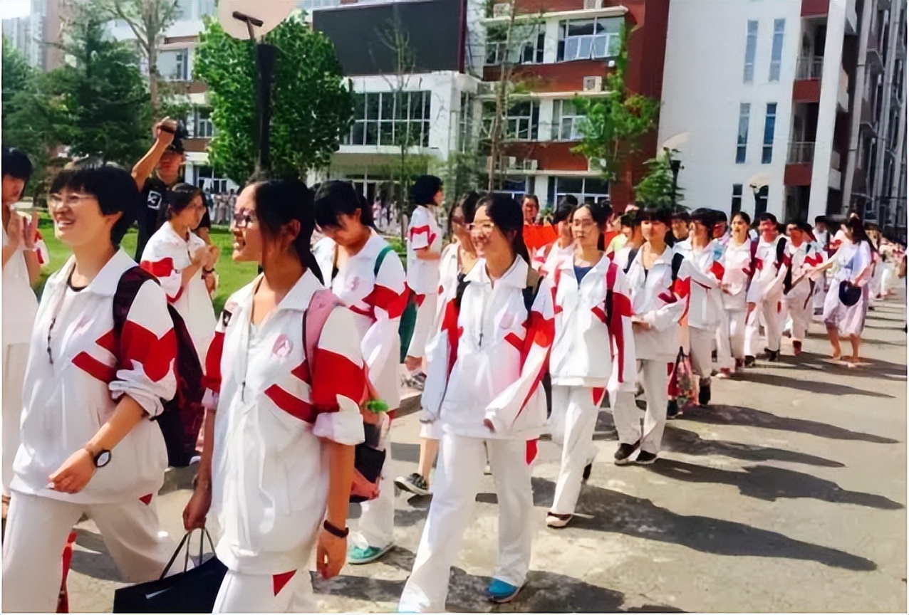 本科专业就业前景最好的三个专业,本科就业前景最好的十大专业