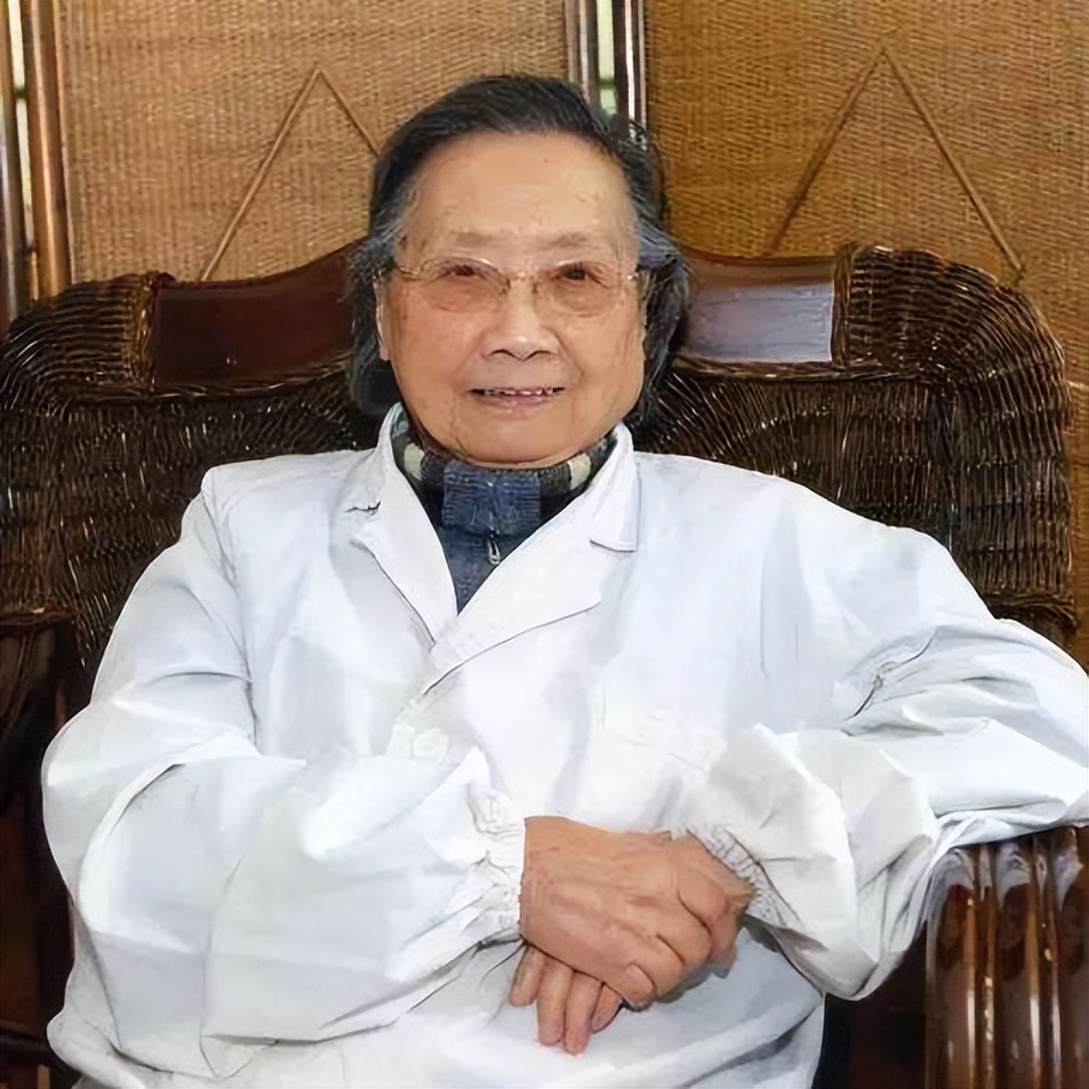 101岁女国医脸色红润，头发浓密！她分享了5个日常习惯