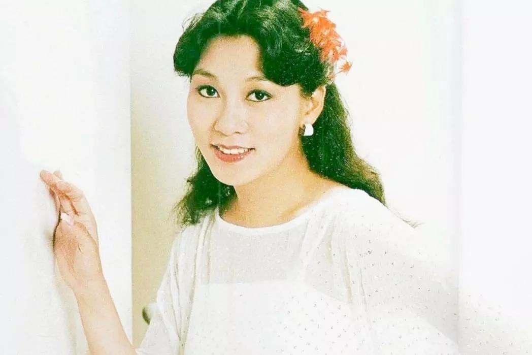 他红了30年和妻子分居却零绯闻,她红了之后