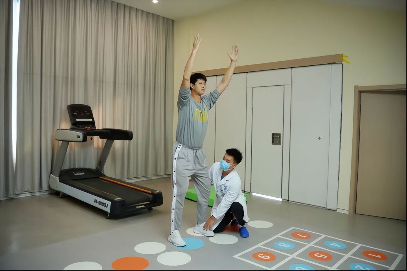 运动与健康永相随,运动与健康同行的视频