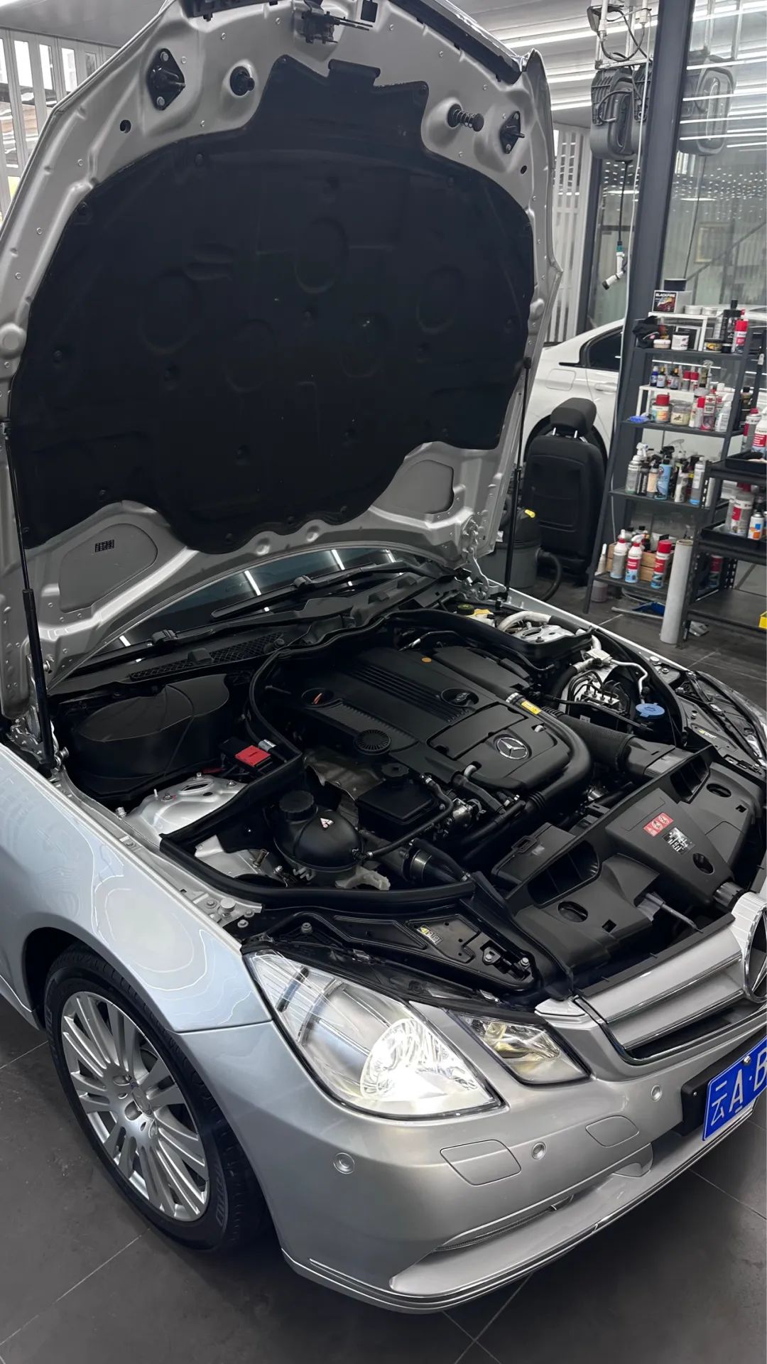 搞了辆“破烂不堪”的老款轿跑，进厂重造大翻新，满血复活变新车