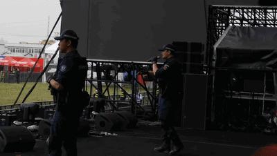 火出圈的警察帅哥,天津火出圈