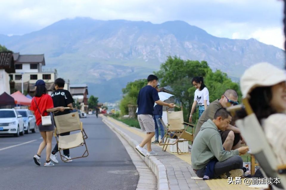 00后小伙摆摊卖咖啡,00后小伙到30个城市卖咖啡