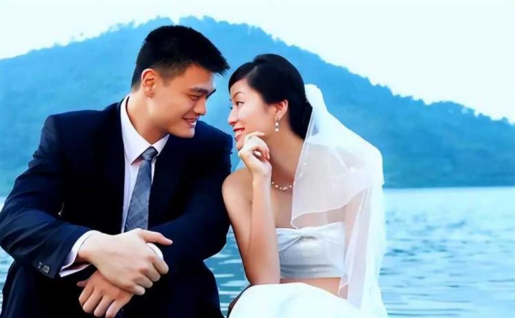 姚明十岁的女儿现在有多高了,姚明的女儿9岁竟然就有1米71了