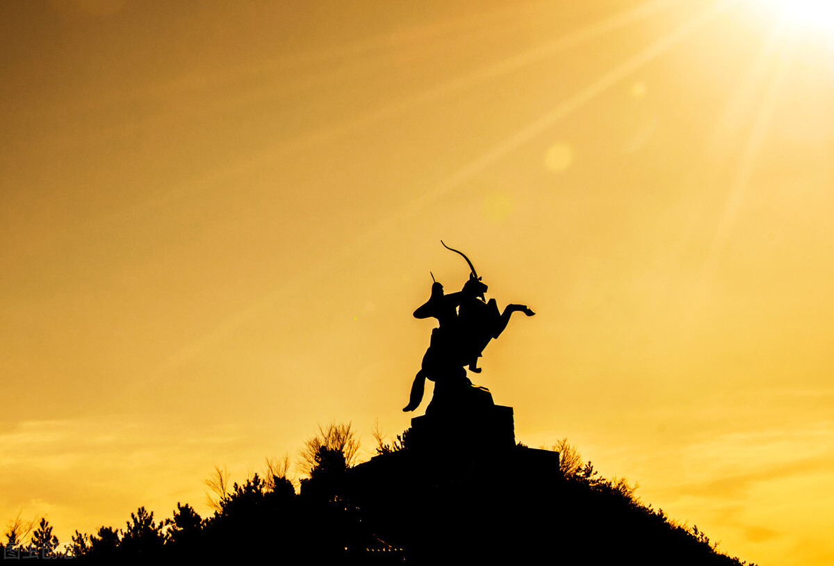 醉里乾坤大，10首含醉诗词，人间日月长