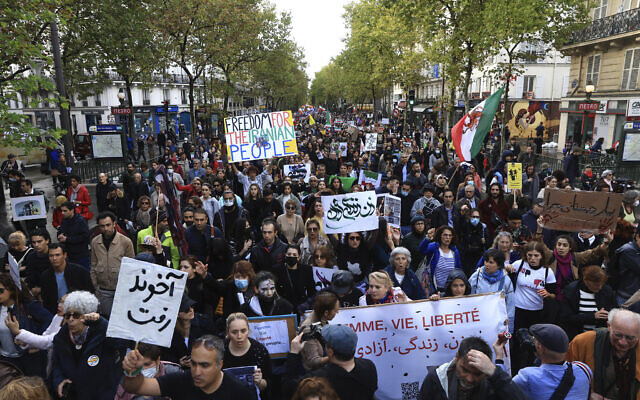 德国队对伊朗队,德国队捂嘴输球球迷反应