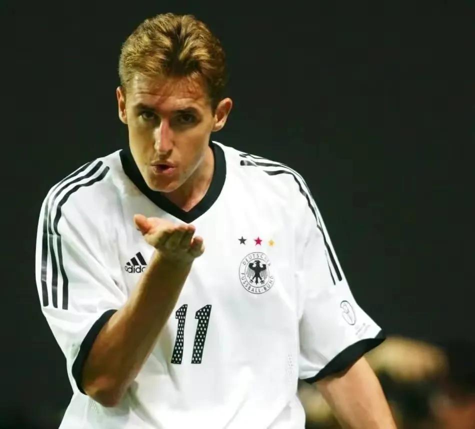 涓栫晫瓒冲潧浜斿ぇ姝ｄ汉鍚涘瓙,涓栫晫瓒冲潧鍥涘悰瀛愰樋灏旇礉钂傚凹