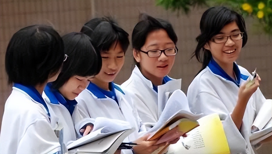 高中到底住校还是走读好,高中走读和住校的差距