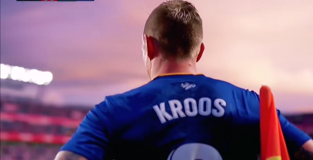 为什么足球比赛直播和游戏一样,cctv转播的足球赛