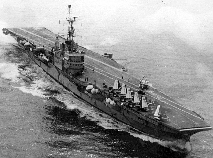 俄罗斯怎么整印度？1块钱卖给印度一艘航母，15年间狂宰30亿