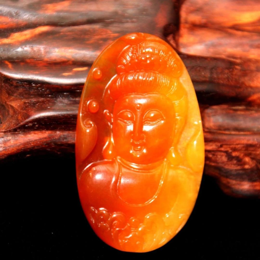 云南黄龙玉是如何走上神坛的,黄龙玉跌下神坛无人问津