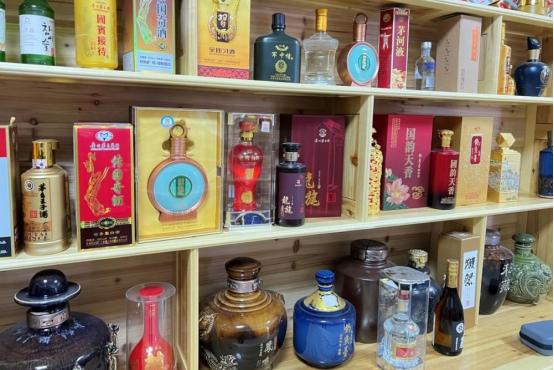 四川私企一领导，30年应酬总结出一份白酒清单，网友：不愧是领导