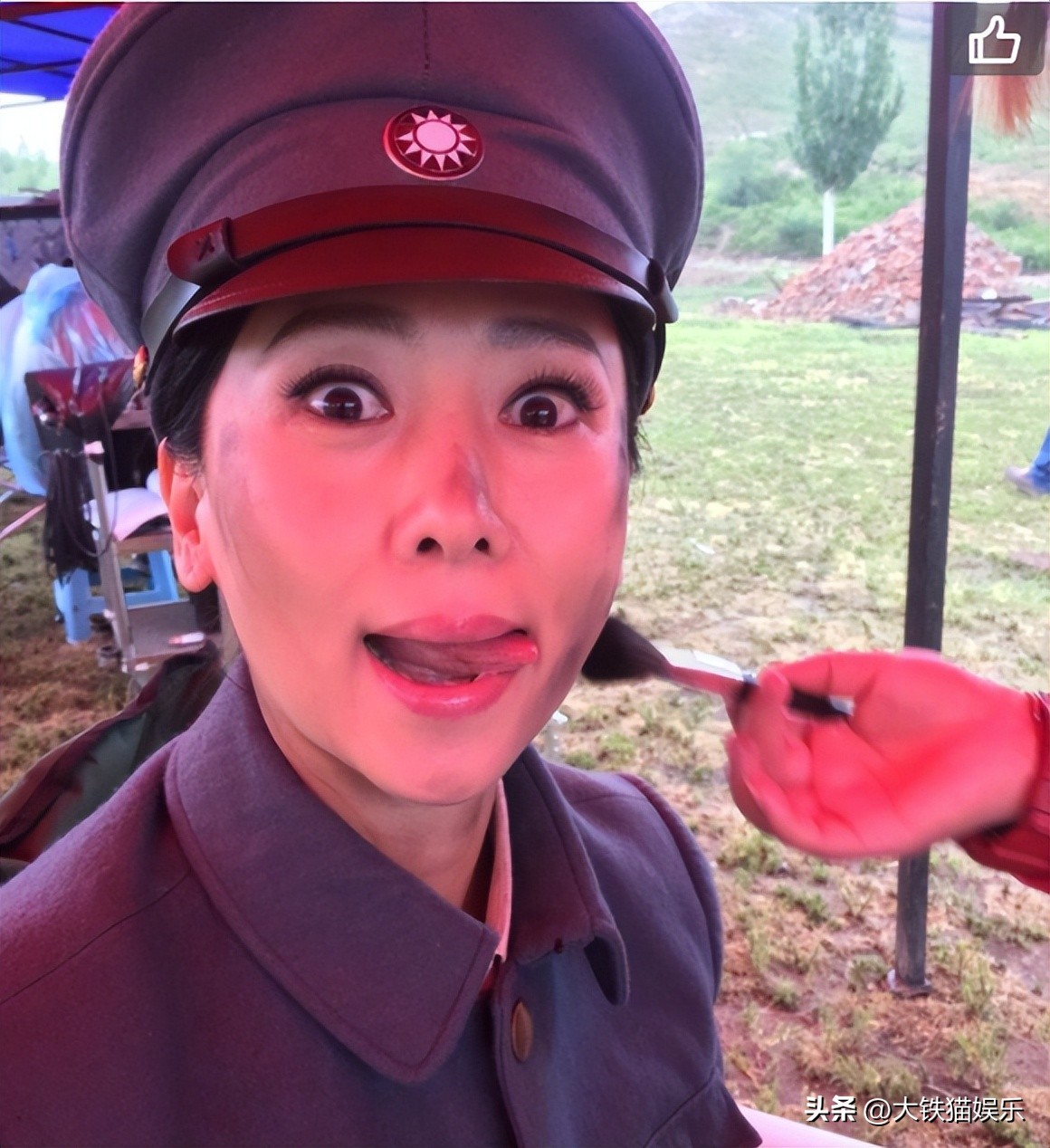 “荧幕女兵”的消亡史:蛇精脸、大浓妆,求你们别再*辱侮**战士了