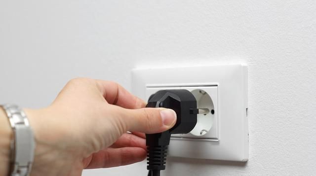 关机直接拔掉电源对电脑有影响吗,电脑关机直接切断电源好吗