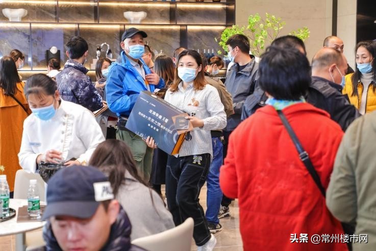 龙湖天曜标杆级实景样板惊艳全城,龙湖天曜两大样板房灼耀登临