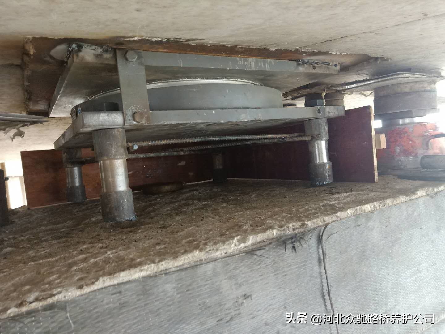 gqz双向球型钢支座,kqgz抗震球型钢支座