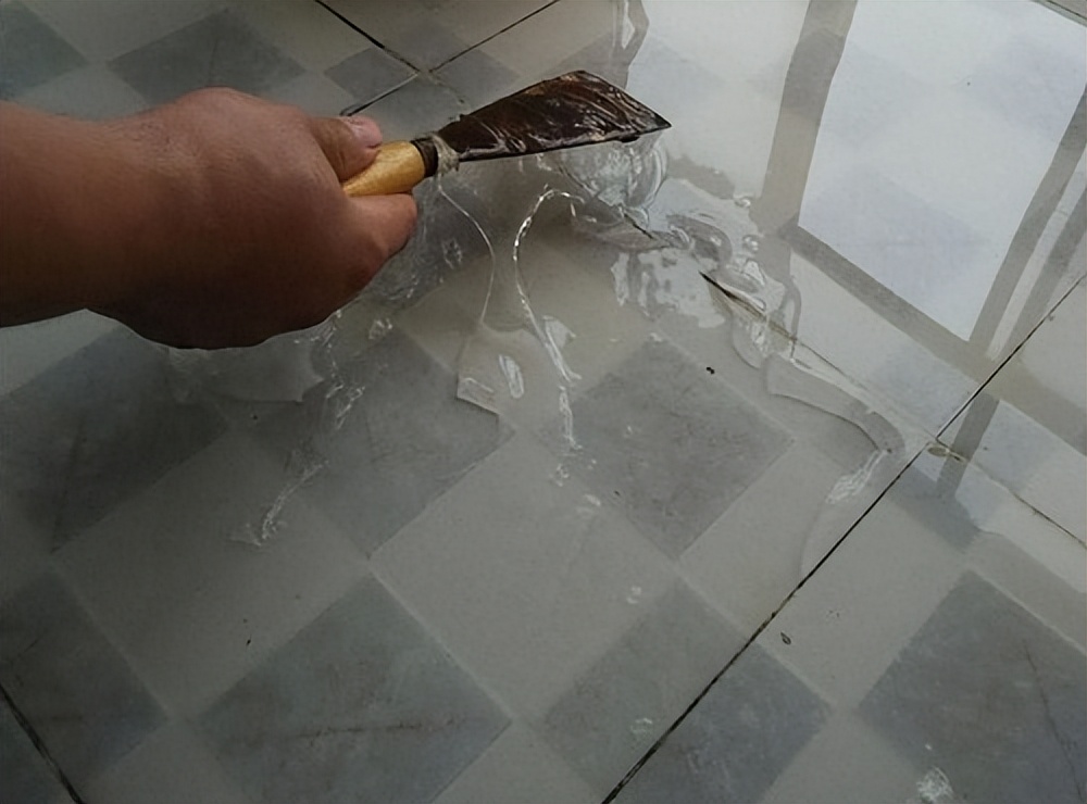 卫生间渗水砸瓷砖费用,卫生间渗水的免砸砖解决方案