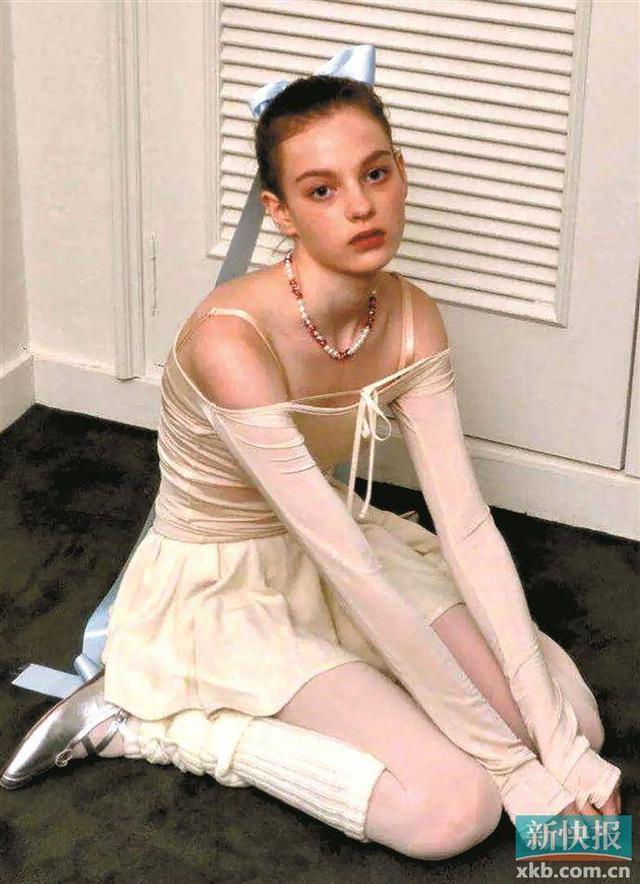 绌挎惌鐏垫劅鏃跺皻琛楁媿,绌挎惌鐏垫劅