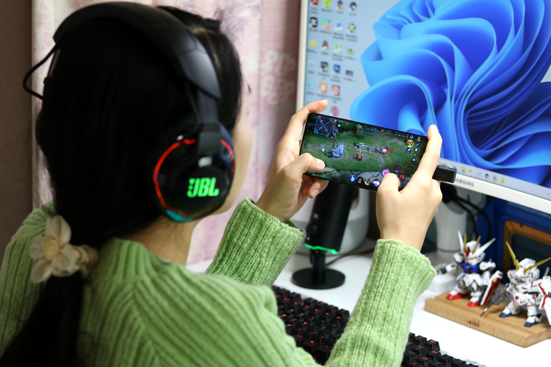 jbl头戴式耳机评测,2000元买头戴耳机值吗