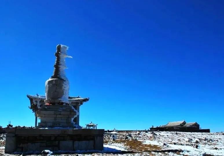 五台山最有名气的藏传佛教寺庙,五台山佛教道教在一起的寺院