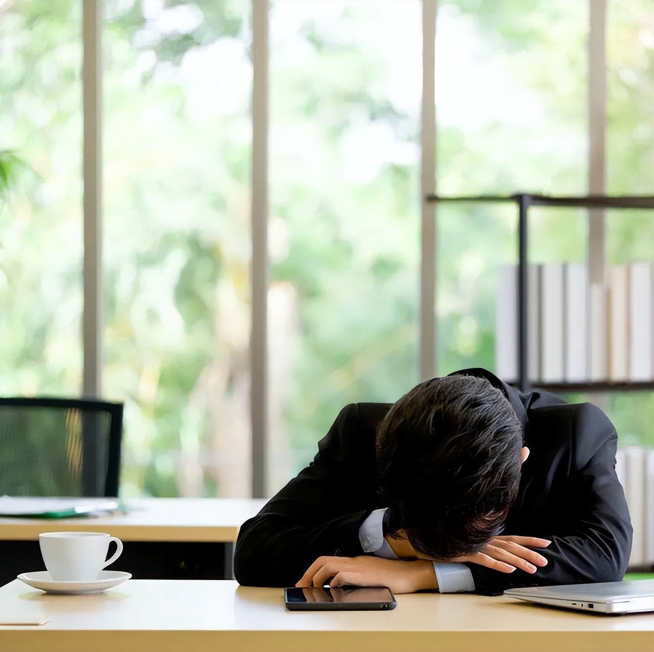 人在职场，渴望双休