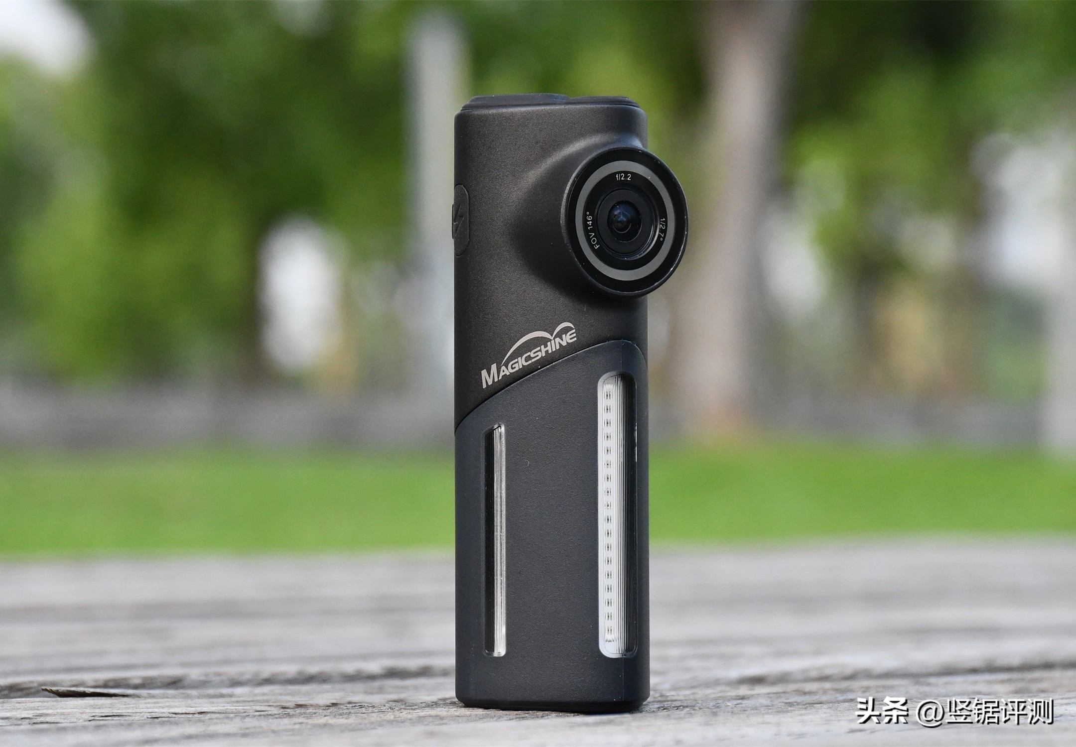 迈极炫行车灯测评,迈极炫尾灯记录仪拆解