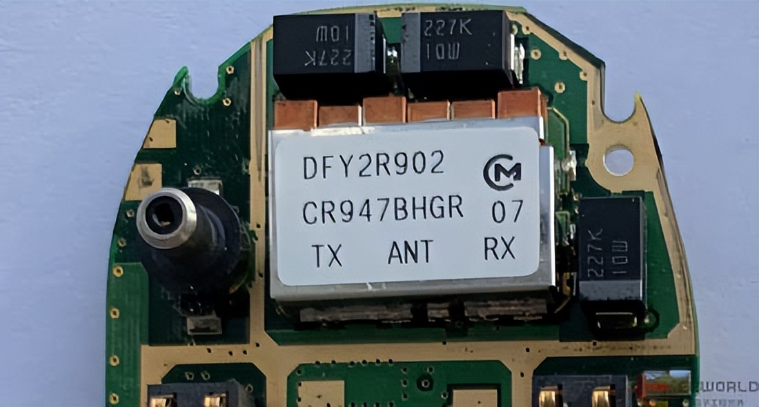 诺基亚5110老电板如何改换锂电池,诺基亚5110手机电池拆卸