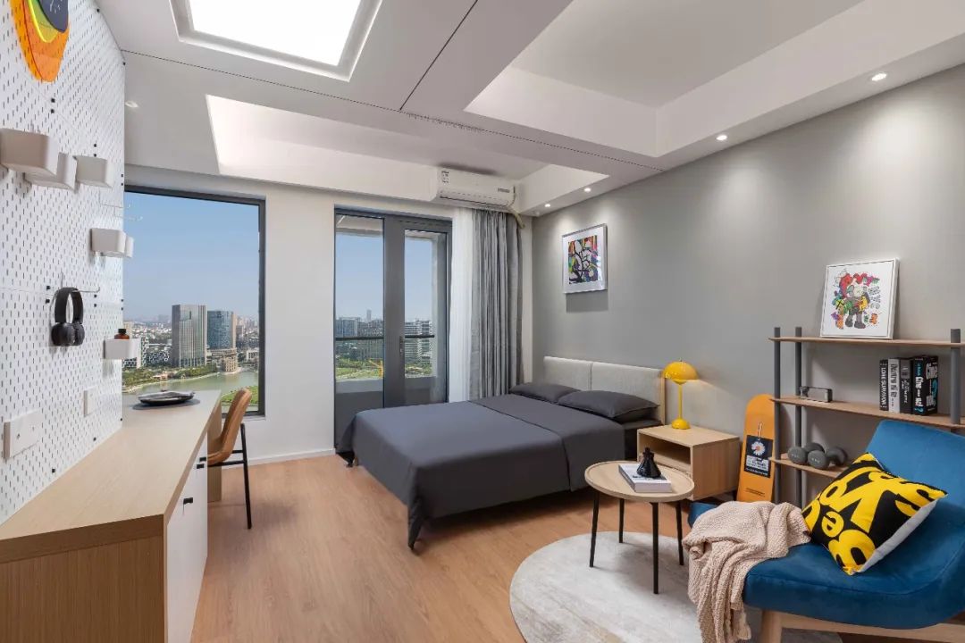 鏃緣鐡村瘬宸ヤ綔,鏃緣鐡村瘬涓婃捣